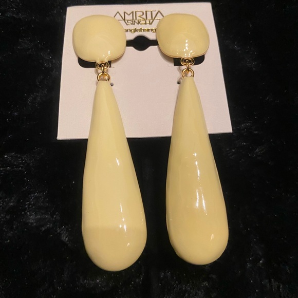 Amrita Singh Earrings - Picture 1 of 1